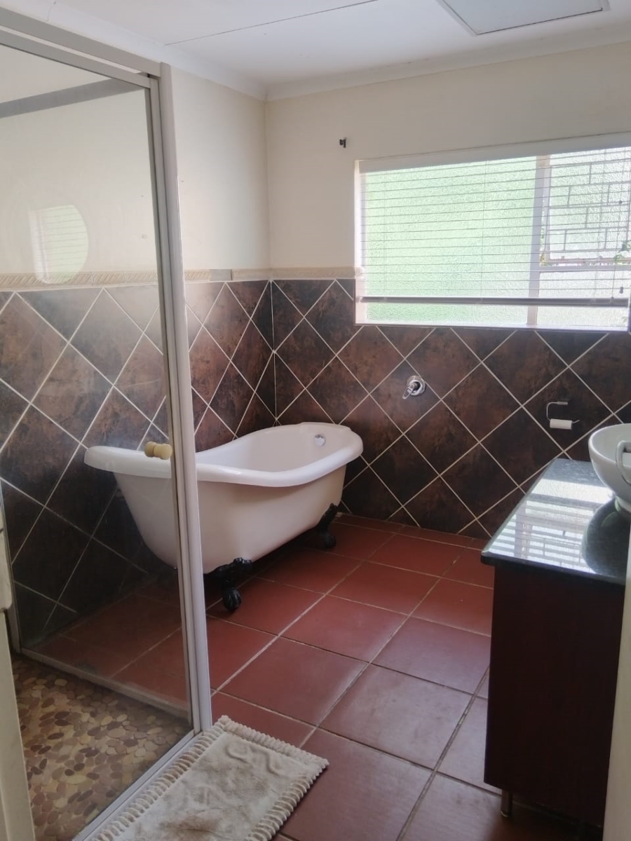 5 Bedroom Property for Sale in Schoemansville North West